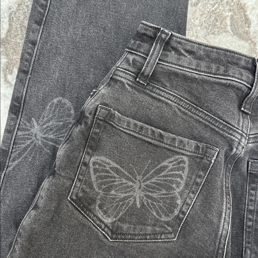Hollister Ultra High-Rise Washed Black Butterfly Print Dad Jeans Sz 000 / 23R - Picture 10 of 11